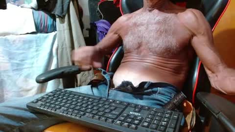 Snapshot of mjmadurengue chatting on 01.28.25 Mario jose online show from 01.28.25