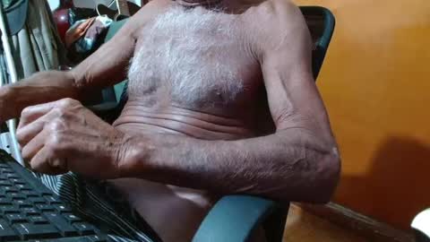 Snapshot of mjmadurengue chatting on 02.12.25 Mario jose online show from 02.12.25