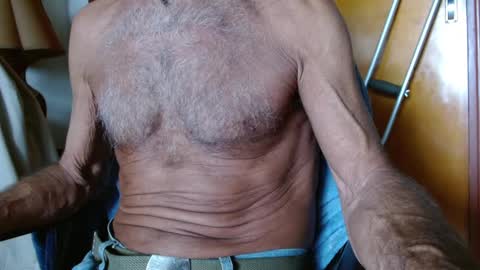 Snapshot of mjmadurengue chatting on 03.08.25 Mario jose online show from 03.08.25