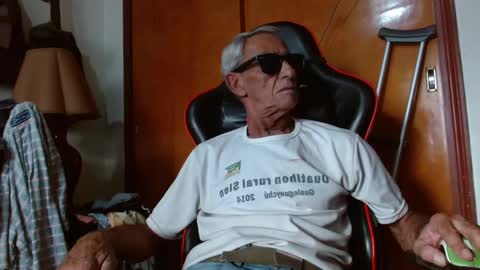 Snapshot of mjmadurengue chatting on 03.10.25 Mario jose online show from 03.10.25