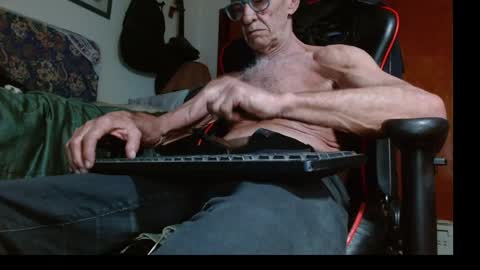 Snapshot of mjmadurengue chatting on 09.09.25 Mario jose online show from 09.09.25