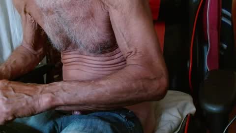 Snapshot of mjmadurengue chatting on 10.24.25 Mario jose online show from 10.24.25