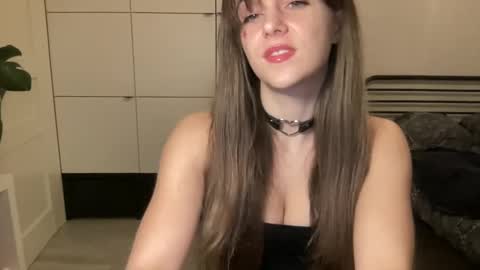 Snapshot of mmminnie chatting on 02.08.25 mmminnie online show from 02.08.25