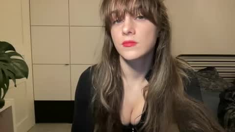 Snapshot of mmminnie chatting on 02.24.25 mmminnie online show from 02.24.25