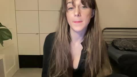 Snapshot of mmminnie chatting on 03.01.25 mmminnie online show from 03.01.25