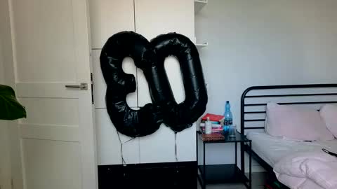 Snapshot of mmminnie chatting on 09.13.25 mmminnie online show from 09.13.25