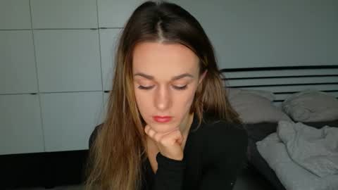 Snapshot of mmminnie chatting on 12.15.25 mmminnie online show from 12.15.25