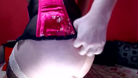 Mmmmis Anais online show from 04.05.26