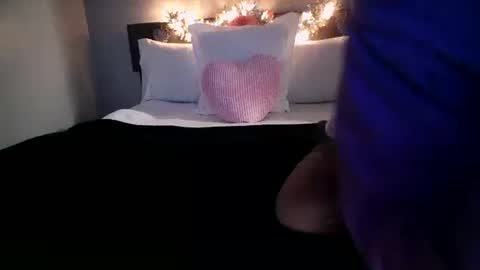 Snapshot of mmmmmwah chatting on 02.01.26 Angel online show from 02.01.26