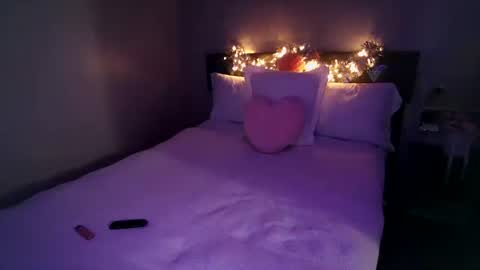 Snapshot of mmmmmwah chatting on 02.07.26 Angel online show from 02.07.26