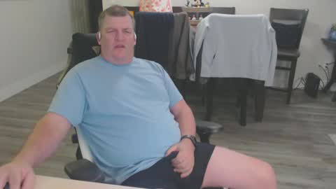 Snapshot of mmmthatsfunnn chatting on 12.27.24 mmmthatsfunnn online show from 12.27.24