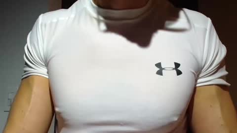 Snapshot of mmuscularman chatting on 10.18.25 mmuscularman online show from 10.18.25