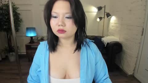 Snapshot of moana_light chatting on 10.02.25 hey meet with me online show from 10.02.25