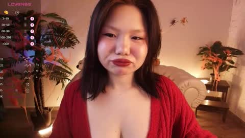 Snapshot of moana_light chatting on 10.22.25 hey meet with me online show from 10.22.25