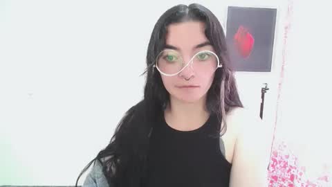 Snapshot of mocca_117 chatting on 05.27.26 Sam online show from 05.27.26