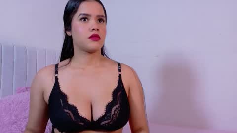 Snapshot of modelross07 chatting on 11.11.25 zoe ross online show from 11.11.25