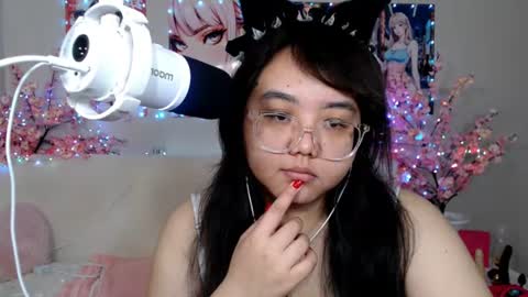 Snapshot of moertomlly chatting on 07.29.26 Molly online show from 07.29.26