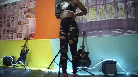 Snapshot of moghelslay chatting on 01.17.26 moghelslay online show from 01.17.26