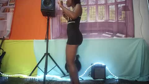 Snapshot of moghelslay chatting on 01.18.26 moghelslay online show from 01.18.26