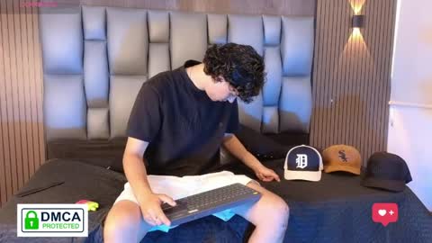 Snapshot of mohamed_malik chatting on 04.17.26 mohamed_malik online show from 04.17.26
