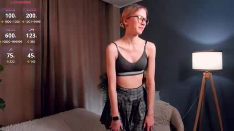 Laura online show from 12.03.25