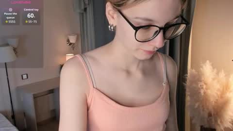 Laura online show from 12.15.25