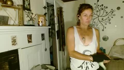 MoistKnickerChick online show from 09.22.25