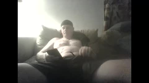 Snapshot of mojozz chatting on 04.20.26 LookinForFun online show from 04.20.26