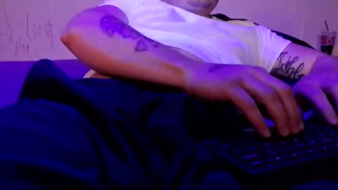 Snapshot of mojozz chatting on 04.26.26 LookinForFun online show from 04.26.26