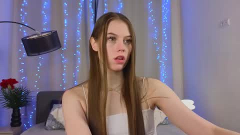 Snapshot of mol1y_kitten chatting on 02.19.25 Molly online show from 02.19.25