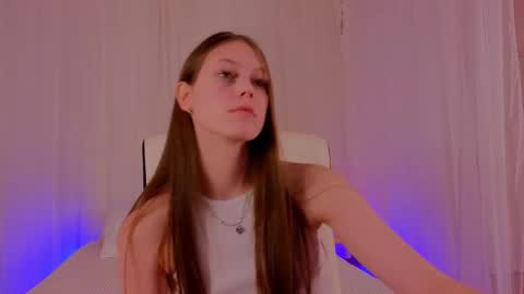 Snapshot of mol1y_kitten chatting on 10.02.25 Molly online show from 10.02.25
