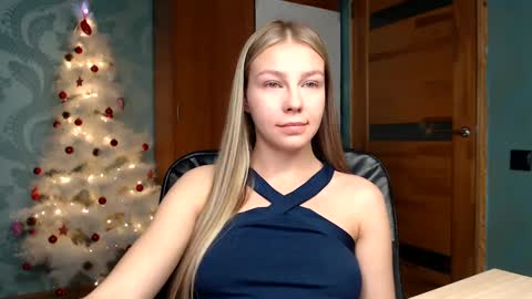 Snapshot of molli_and_tom chatting on 01.23.25 Bitcoin 1P8NuZxsaNsQTx7wJJJ7Ao1mic4nvJPVLC online show from 01.23.25