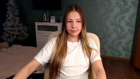 Snapshot of molli_and_tom chatting on 02.09.26 Bitcoin 1P8NuZxsaNsQTx7wJJJ7Ao1mic4nvJPVLC online show from 02.09.26
