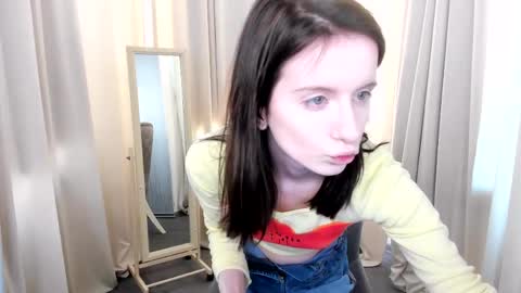 Snapshot of mollie_blush chatting on 04.02.26 mollie_blush online show from 04.02.26