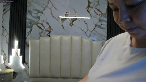 Hey Guys  Im Mollie online show from 04.23.26