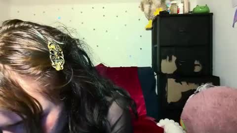 Molly Bee online show from 05.28.26