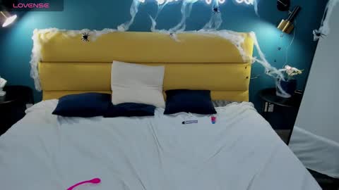 Molly  online show from 10.31.25