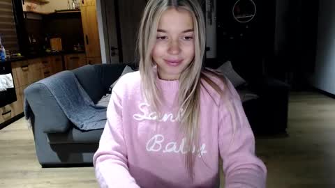 Snapshot of molly_bell chatting on 01.16.26 Molly online show from 01.16.26