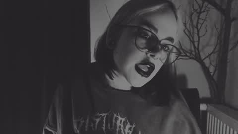 Molly Crow online show from 01.16.25