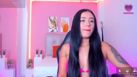 Snapshot of molly_h0t chatting on 10.27.25 online show from 10.27.25