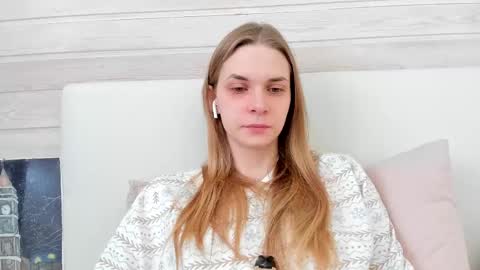 Molly Hunt online show from 02.26.25