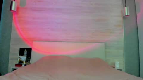 Molly Hunt online show from 05.05.26