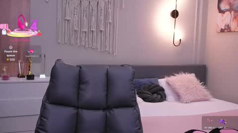 Molly online show from 09.19.25