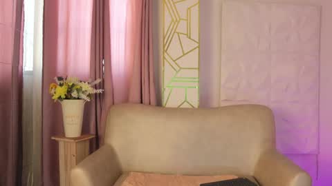   MOLLY   online show from 12.04.24