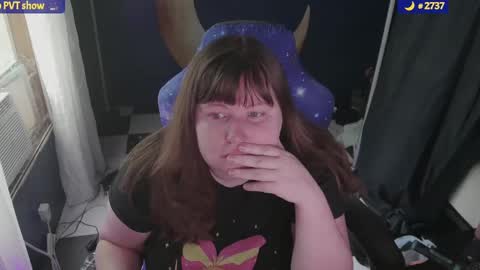 molly_moons online show from 09.15.25