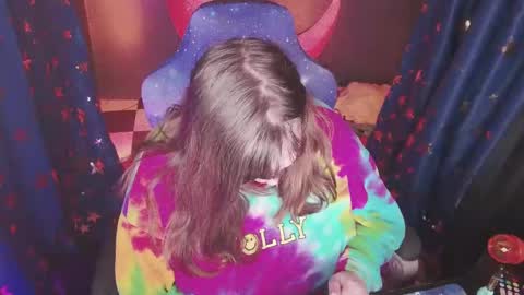 molly_moons online show from 10.21.25