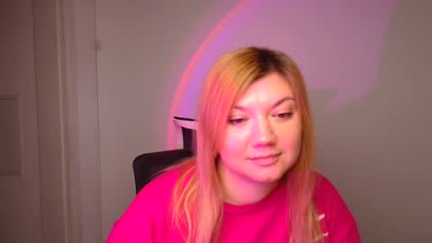 Snapshot of molly_moree chatting on 01.06.25 Molly online show from 01.06.25