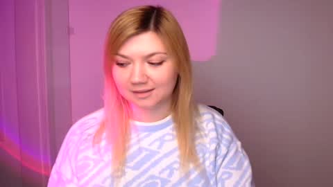 Snapshot of molly_moree chatting on 01.07.25 Molly online show from 01.07.25