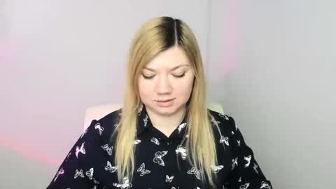 Snapshot of molly_moree chatting on 01.17.25 Molly online show from 01.17.25