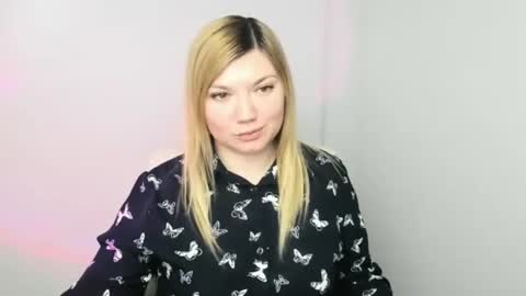 Snapshot of molly_moree chatting on 01.17.25 Molly online show from 01.17.25